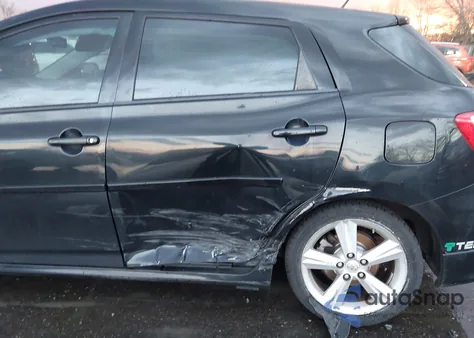 2010 Toyota Matrix S z USA, uszkodzony, nr VIN 2T1LE4EE1AC014233